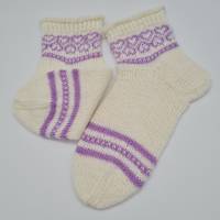Gestrickte Socken in weiß flieder, Gr. 36/37, romantische Fairisle Herzen im Schaft, handgestrickt Bild 3