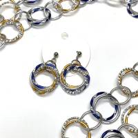 Handgefertigte Ohrringe aus Aludraht Silber, blau, gelb Bild 3