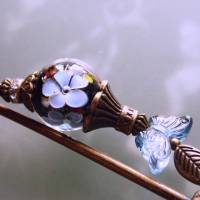 Tuchnadel Schmetterling blaue Blume Art Déco , große Bronze Schmucknadel mit böhmischen Glasperlen Vergissmeinnicht Bild 8