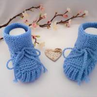 Babyschuhe Erstlingsschuhe handgestrickt Farbe hellblau  100 % Wolle (Merinowolle) zum  Binden Bild 1