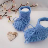 Babyschuhe Erstlingsschuhe handgestrickt Farbe hellblau  100 % Wolle (Merinowolle) zum  Binden Bild 2