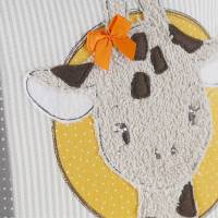 Personalisiertes Kissen zur Geburt oder Taufe, mit Giraffe, in gelb, beige, aus Baumwollstoff, Namenskissen Bild 2