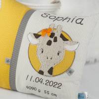 Personalisiertes Kissen zur Geburt oder Taufe, mit Giraffe, in gelb, beige, aus Baumwollstoff, Namenskissen Bild 6