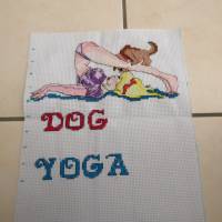 Handgefertigtes Stickbild "Hunde Yoga" Bild 1