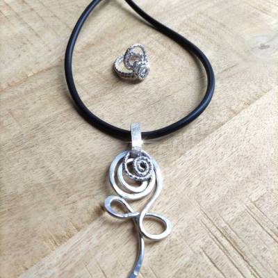 Drahtjuwel Schmuck aus Draht, Drahtschmuck, Aluminium Anhänger, Anhänger Spirale Blume silber,keltischer Schmuck,Set Ket