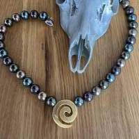 Wunderschöne handgefertigte Perlenkette mit Designer Zwischenteil,moderne Perlenkette,Perlenschmuck, Bild 8