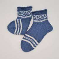 Gestrickte Socken in blau weiß, Gr. 36/37, romantische Fairisle Herzen im Schaft, handgestrickt Bild 4