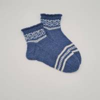 Gestrickte Socken in blau weiß, Gr. 36/37, romantische Fairisle Herzen im Schaft, handgestrickt Bild 5
