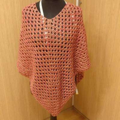 leichter Poncho gehäkelt "rosiger Herbst", Acryl