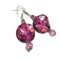 leichte Ohrringe pink violett funkelnd in Acryl handbemalt silberfarben im boho chic Bild 1