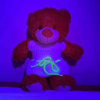 Trägerkleid  für Teddy 30 cm aus Schwarzlichtwolle gehäkelt sofort lieferbar Bild 1