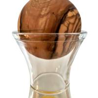 Kugel aus Olivenholz als Verschluss für Karaffen oder Gläser mit einem Olivenholzsockel Bild 2
