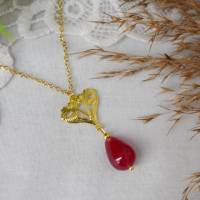 rote Jade Anhänger Kette Gold Damen, filigraner Blatt Anhänger, Lange Kette mit Tropfen Stein, Halskette mit Edelstein Bild 1