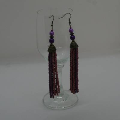Quastenohrringe handgefädelt aus Glasperlen in lila, rose und Pink