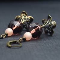 Ohrringe mit rose farbenen Perlen, filligrane Blüten Bild 3
