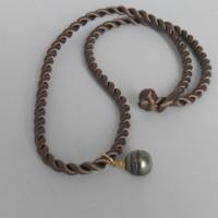 ZierlicherPerlen-Kettenanhänger echte Tahiti-Perle 9,1 x 9,9 mm schwarz-grün, Silber vergoldet, Geschenk Frau Bild 1