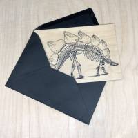 Holzpostkarte Stegosaurus Skelett Bild 2