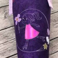 zauberhafte Schultüte in Lila / Flieder mit coolem Mädchen Rollschuhe Skates Bild 2