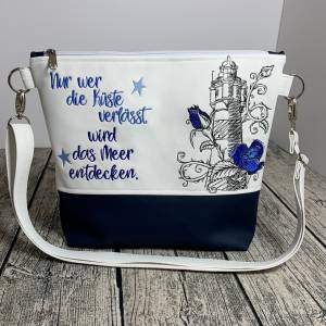Tasche - Leuchtturm - Blumen - Handtasche Umhängetasche aus tollem Kunstleder handmade bestickt - weiß - blau - maritim Bild 1