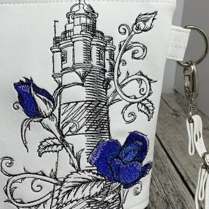 Tasche - Leuchtturm - Blumen - Handtasche Umhängetasche aus tollem Kunstleder handmade bestickt - weiß - blau - maritim Bild 3