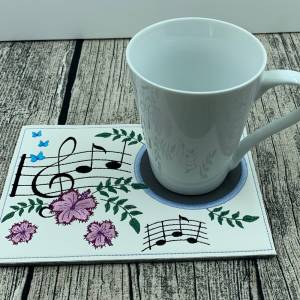 Untersetzer - Musik Noten Blumen - MugRug - Tassenteppich - Tassenuntersetzer - Kunstleder - Unterseite Filz - bestickt Bild 2