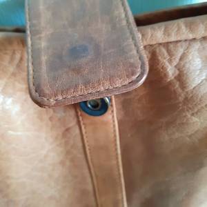 Braune Lederhandtasche, Umhängetasche aus den 1980er Jahren Bild 6