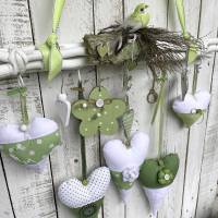 Asthänger,Fensterdeko,Vögel,Blumen, grünweiße Stoffherzen im Landhaus Bild 4