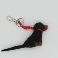 Schlüsselanhänger Dackel schwarz aus Filz, handgearbeitet, einmaliges Geschenk für Dackel-Besitzer, Taschenanhänger Bild 5