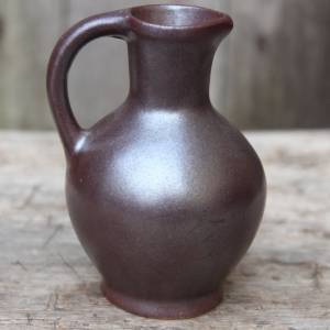 kleine Vase Krug Studiokeramik dunkelrot metallic WGP Keramik Vintage 60er Jahre West Germany Bild 2