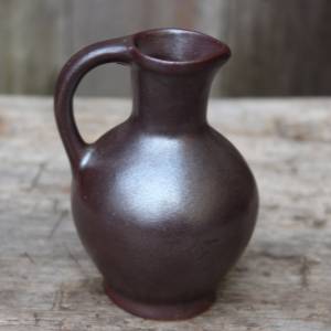 kleine Vase Krug Studiokeramik dunkelrot metallic WGP Keramik Vintage 60er Jahre West Germany Bild 3