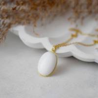 Kette Jade Damen, ovale weiße Jade Gold Kette, Edelstein Halskette, Anhänger, Halskette weißer Stein, lange Kette Bild 1