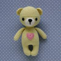 Kuscheltier Häkeltier Teddy Mini hellgelb aus Baumwolle Handarbeit Bild 1