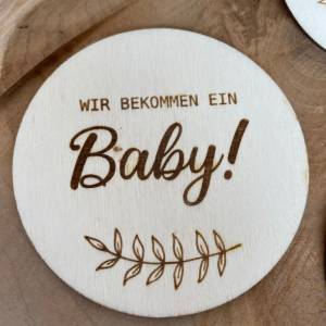 Fotoshooting Holzscheibe "Hallo Welt" / Schwangerschaft Bauchshooting "Wir bekommen ein Baby" Babybauch Bild 4