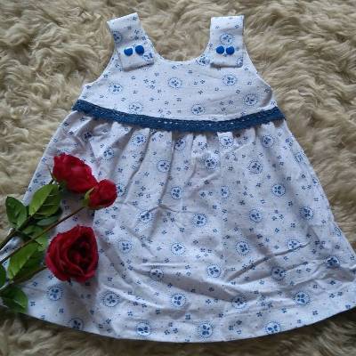 Ärmelloses Sommerkleid Gr. 80/86 mit Schmetterlingsdesign in Jeansblau