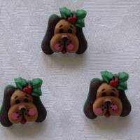 Buttons Galore Knöpfe     Hund mit Christdorn (3 Stück)   Holiday Dog Bild 1