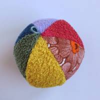 Babyball Baumwolle Frottee Upcycling aus alten Handtüchern 11 -12 cm mit Glöckchen Bild 2