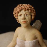 Engel sind himmlische Lichtwesen - Kantenhocker - Skulptur aus Keramik - Kleinplastik aus Ton Bild 1
