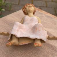 Engel sind himmlische Lichtwesen - Kantenhocker - Skulptur aus Keramik - Kleinplastik aus Ton Bild 10