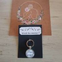 Schlüsselsanhänger Brautführerin oder BrautfühHochzeit schwarz weiß Cabochon silberfarbe Fassung 25mm lustiges Geschenk Bild 7