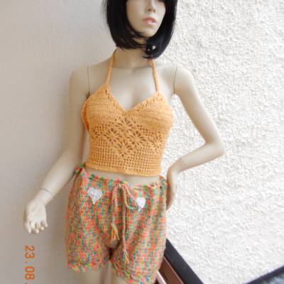 Handgehäkelte bunte Sommershorts