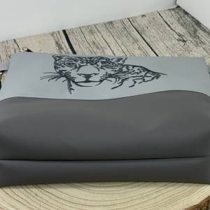 Leopard - Jaguar - Tasche Handtasche Umhängetasche Milow aus tollem Kunstledergenäht und bestickt hellgrau/dunkelgrau Bild 6