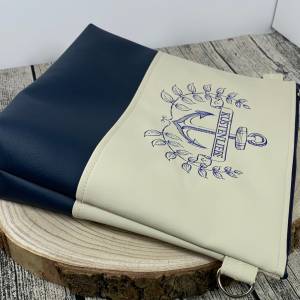 Anker Küstenliebe maritim Tasche Handtasche Umhängetasche Milow aus Kunstleder genäht und bestickt beige/dunkelblau Bild 4