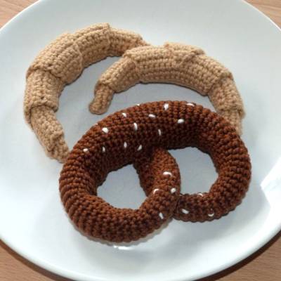 Häkelanleitung Brezel und Hörnchen/Croissant für Kinderküche und Kaufladen, pdf-Datei
