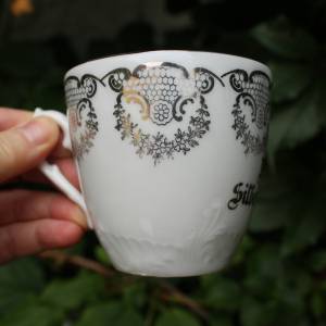 2 antike Kaffeetassen "Zur Silberhochzeit" Spruchtasse Tasse Sammeltasse  um 1900 - 1910 Bild 4