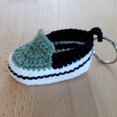 Häkelanleitung Schlüsselanhänger Slipper, Taschenbaumler, pdf-Datei