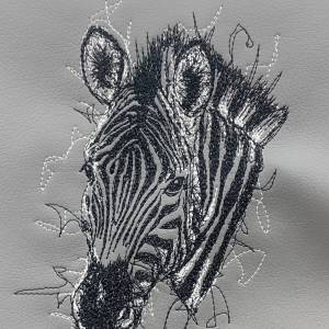 Zebra - Tasche Handtasche Umhängetasche aus tollem Kunstleder handmade bestickt mit einem Zebra grau schwarz/weiß schwar Bild 3