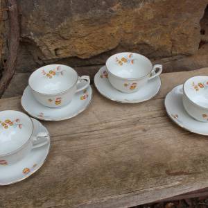 4 Teetassen Kaffeetassen Tassen mit Untertassen Goldrand  Blumendekor Porzellan 30er Jahre Bild 2