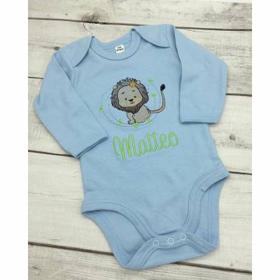 Bestickter Baby Body mit Löwe als Geschenk zur Geburt Taufe Pate personalisiert mit Name Geschenkidee für Mädchen und Ju