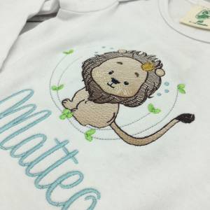 Bestickter Baby Body mit Löwe als Geschenk zur Geburt Taufe Pate personalisiert mit Name Geschenkidee für Mädchen und Ju Bild 9