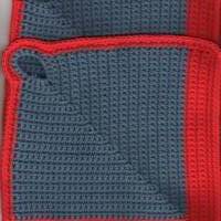 T0055 gehäkelt 2 Topflappen Baumwolle Handarbeit jeansfarben mit rot Küche Bild 1